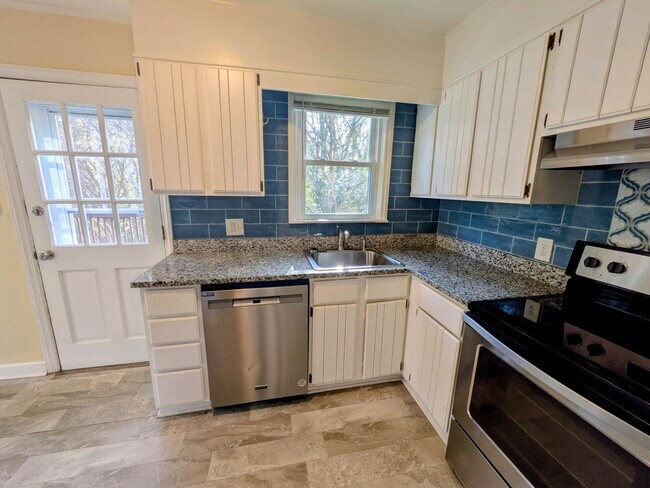 Building Photo - 1017 Madison Ave