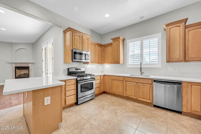Building Photo - 4213 E Edgemont Ave