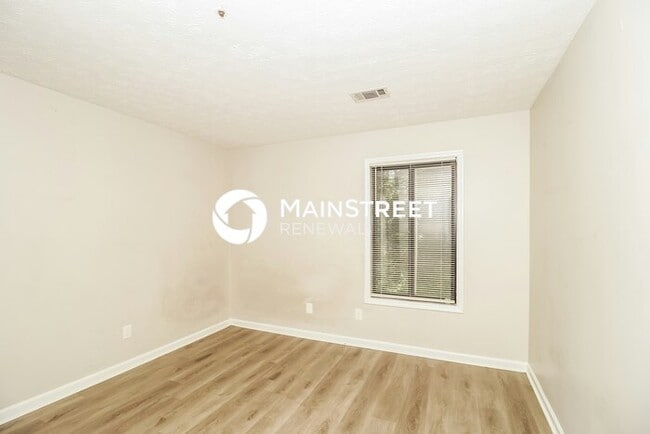 Building Photo - 3 Bedroom Pet-Friendly Home in Stone Mountain, GA with Main Street Renewal
