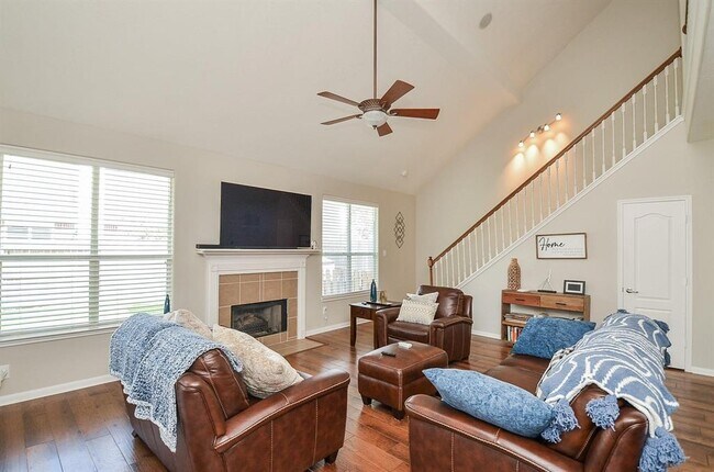 Building Photo - 3654 Royal Royce Dr