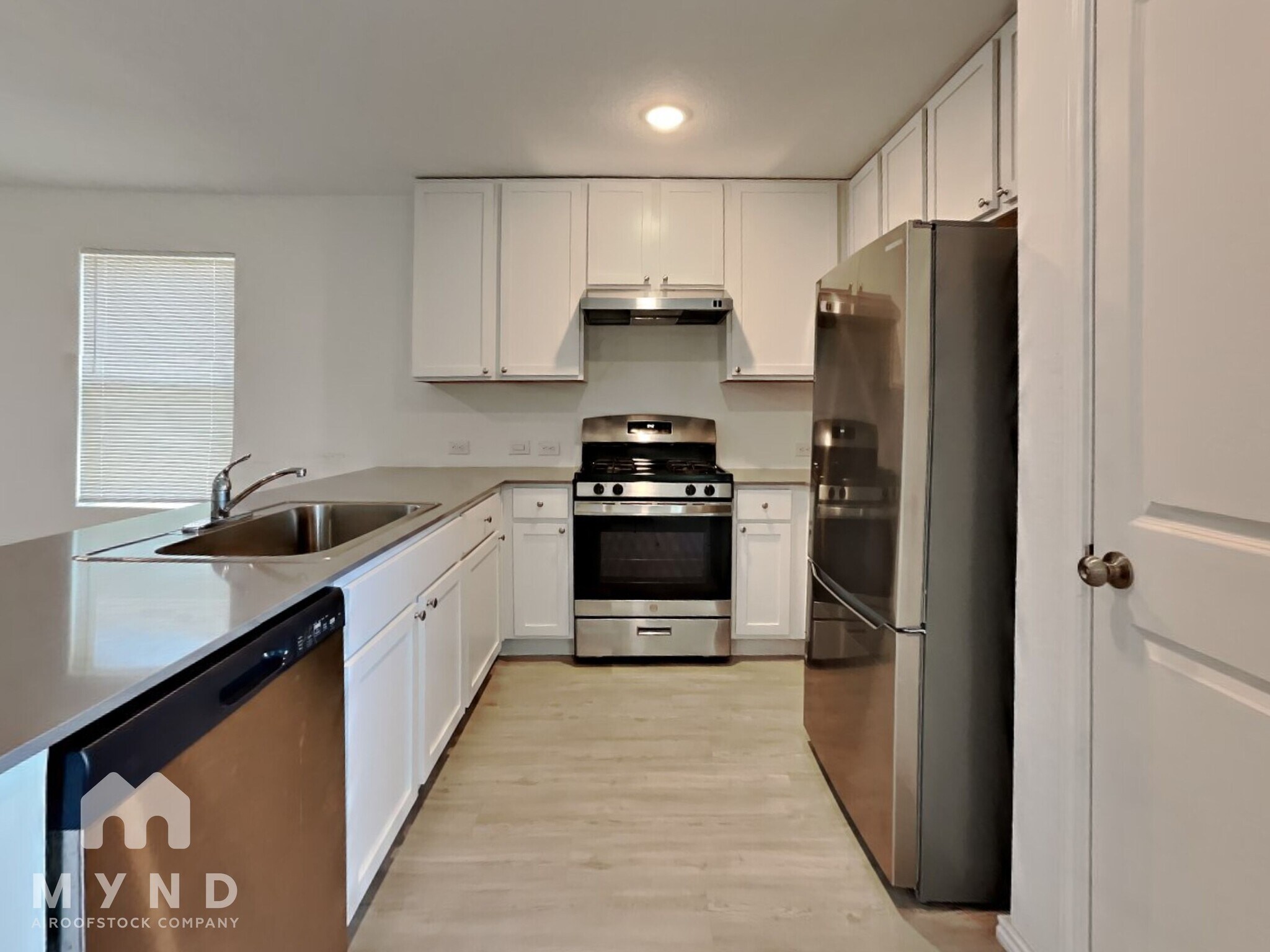 Building Photo - 9007 Lunar Cove