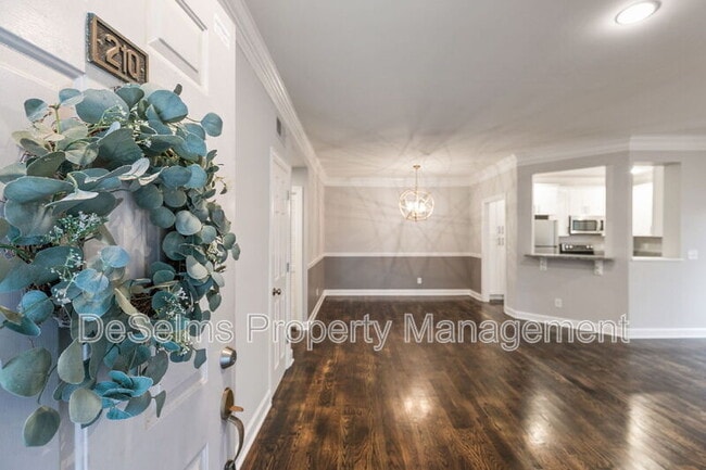 Building Photo - 210 Ashlawn Ct