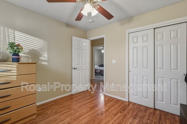 Building Photo - 1700 Gschwind Pl SW