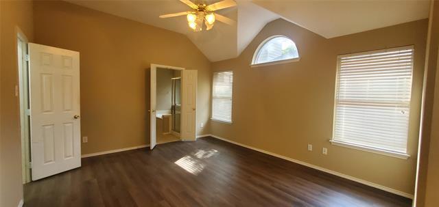 Building Photo - 10901 Camelot Dr