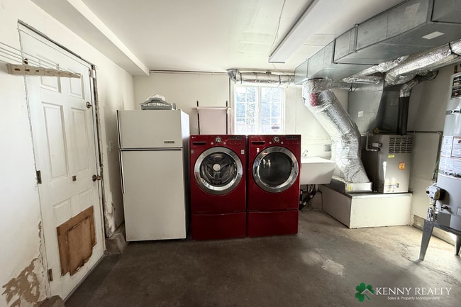 Building Photo - Spacious 3-Bedroom Home in Desirable Neighborhood in South San Francisco