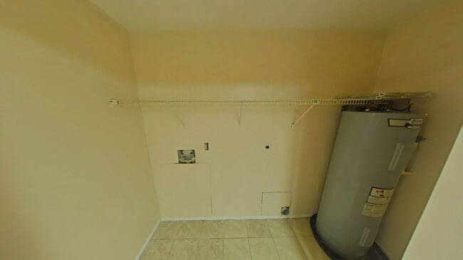 Building Photo - Nice and Cozy 2 Bed/1 Bath Apartment