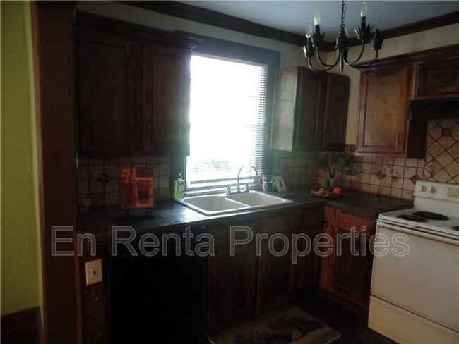 Building Photo - 1925 St Louis Ave