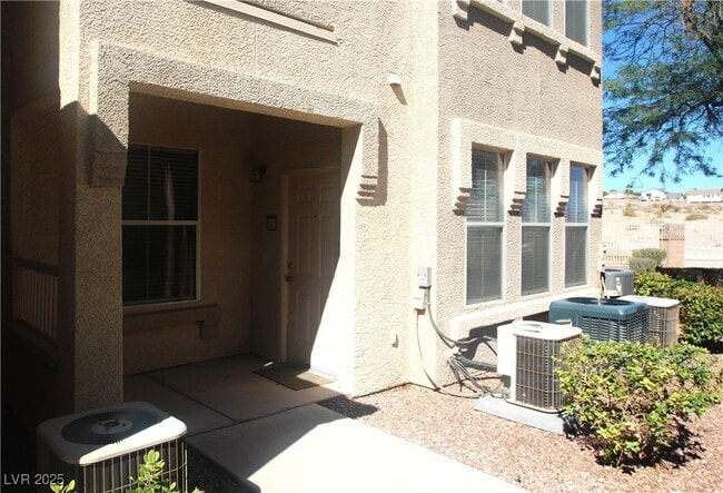 Building Photo - 10550 W Alexander Rd