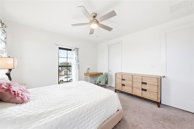 Building Photo - 321 Sweet Grass Ln