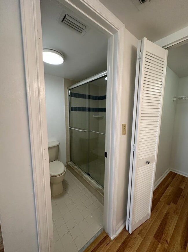 Building Photo - 301 Olivewood Pl