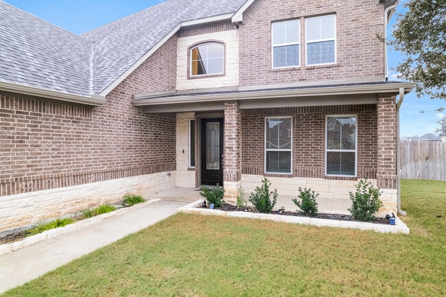 Building Photo - 7601 Silver Dr