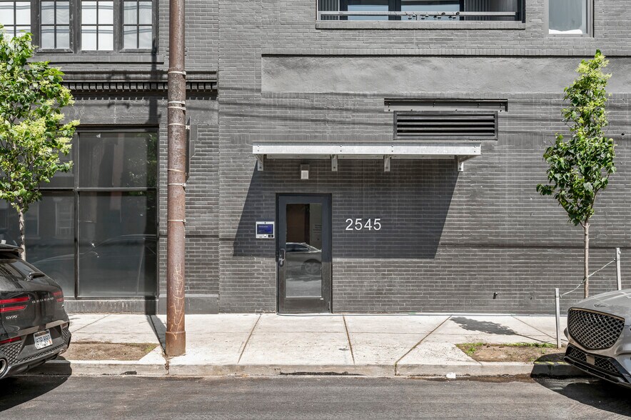 Building Photo - 2545 Penn Ave