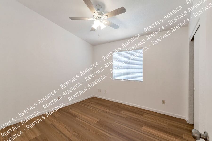 Building Photo - 8668 S Desert Dove Dr