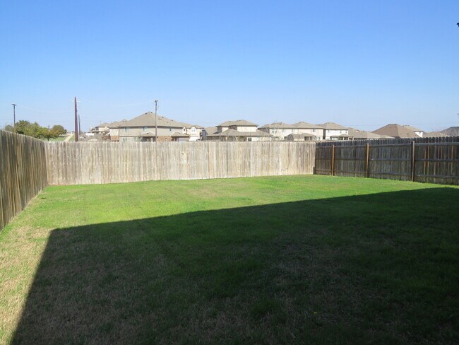 Building Photo - "Spacious 4-Bedroom Killeen Gem with Elega...