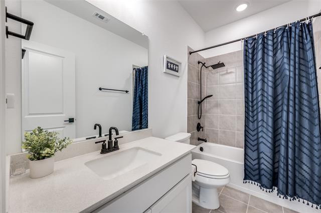 Building Photo - 8025 Glenview Dr