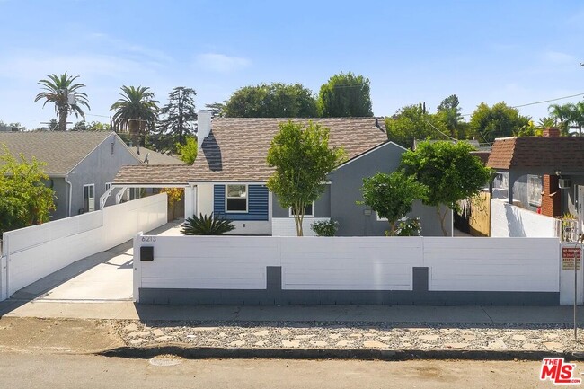 Building Photo - 6211 Tujunga Ave