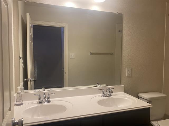 Building Photo - 2712 Lake Ridge Dr