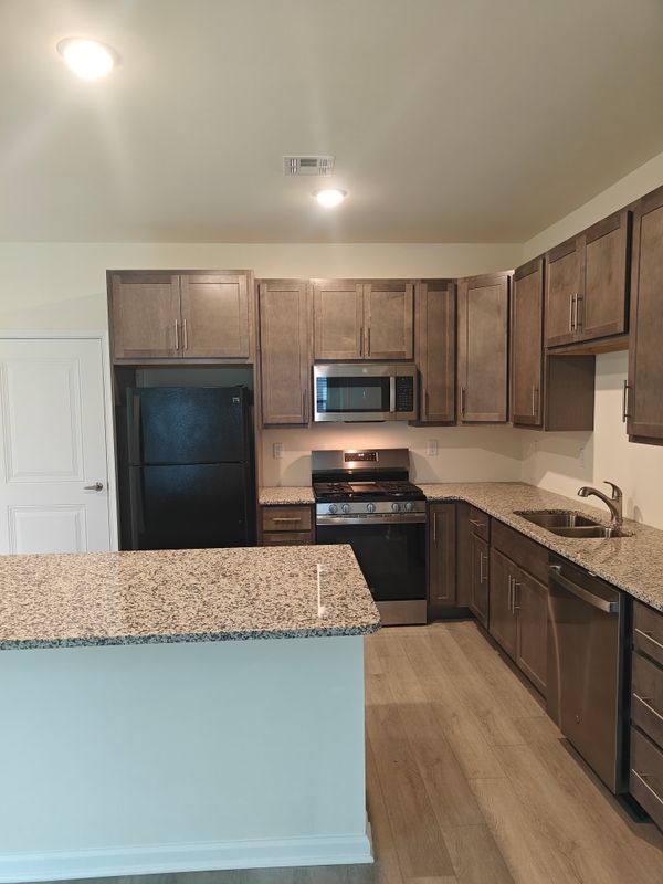 Building Photo - 417 3rd Ave