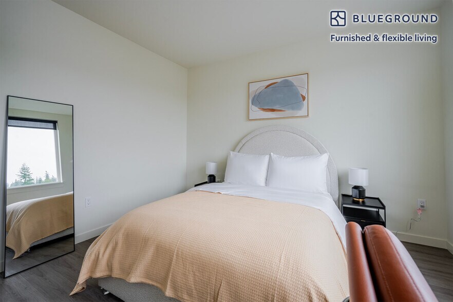 Building Photo - 10050 NE 10th St