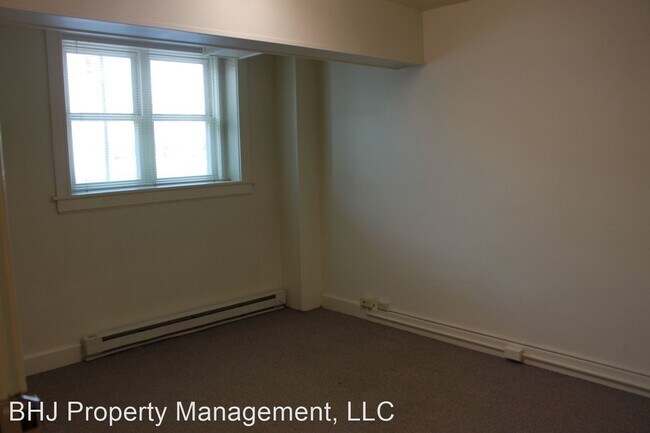 Building Photo - 40 E Works St