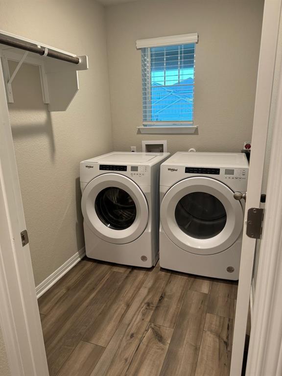 Building Photo - 623 Sun Grv Trl