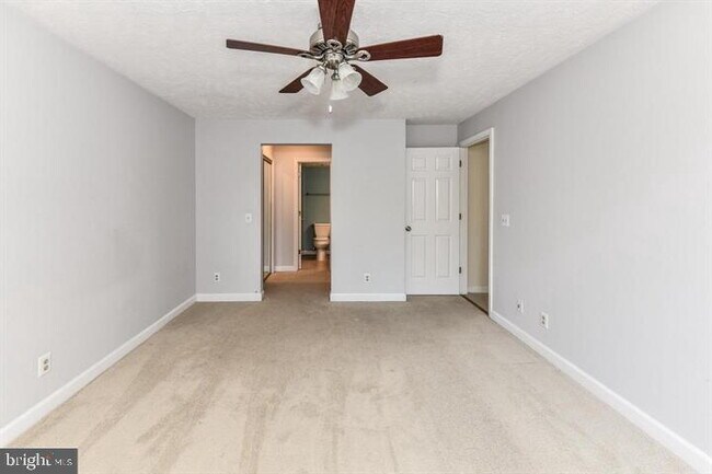 Building Photo - Expansive Loft-Style Living in a Resort-Like Community
