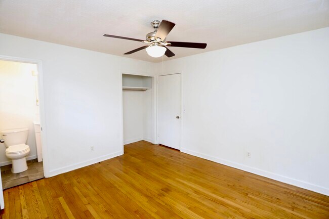 Building Photo - 1912 Dominion Dr