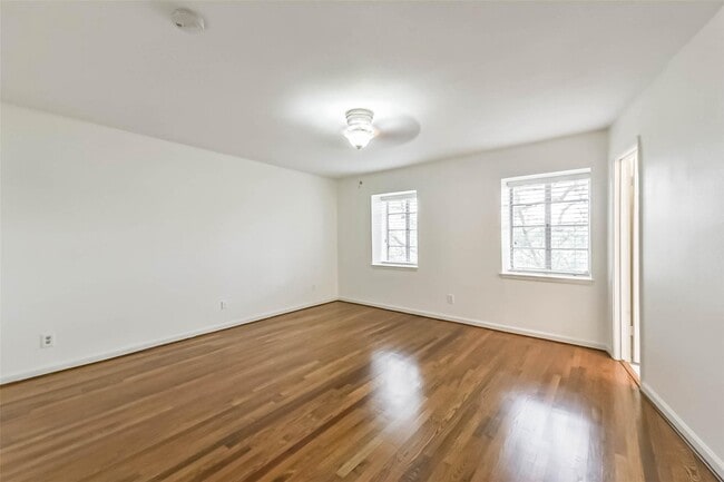 Building Photo - 815 S Ripple Creek Dr