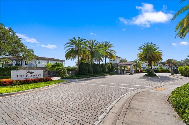 Building Photo - 3472 Emerson Dr