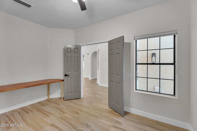 Building Photo - 6245 E Star Valley St