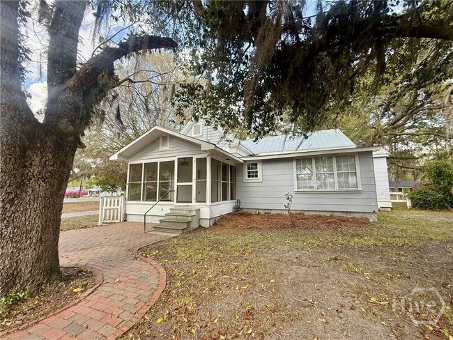 Building Photo - 504 N Maple St