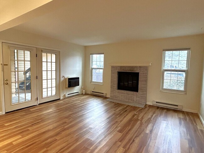 Building Photo - Feel at Home in This Cozy Fort Collins Condo