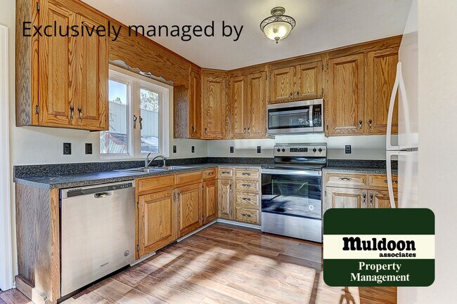 Building Photo - Stunning Black Forest Home!