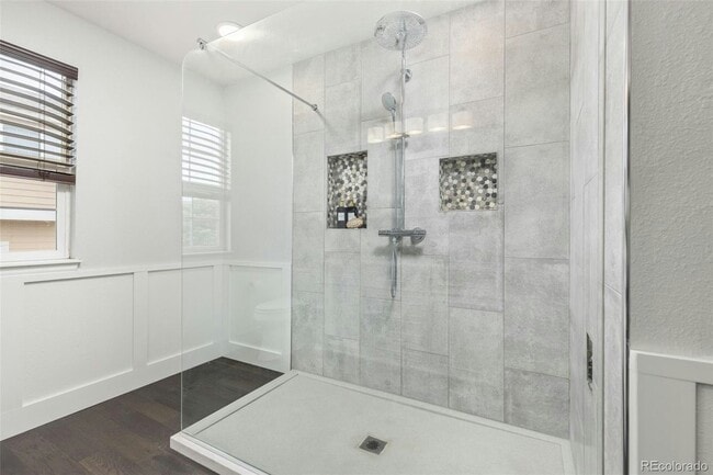 Building Photo - 5733 S Yakima Way