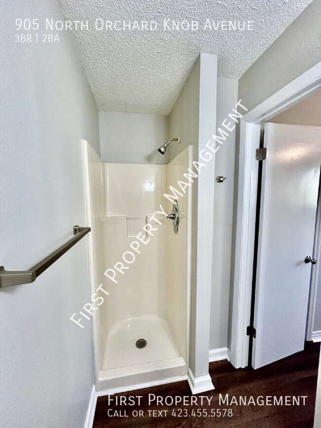 Building Photo - 905 N Orchard Knob Ave