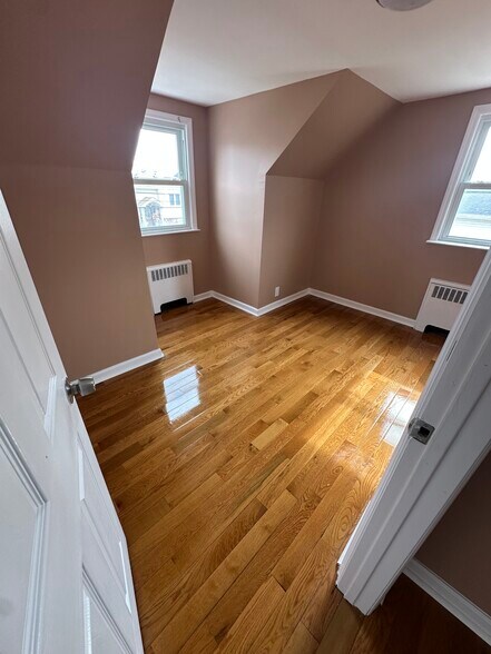 Building Photo - 40 Carnegie Ave