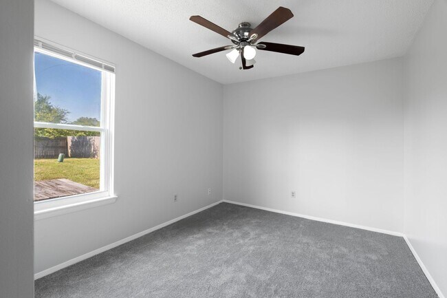 Building Photo - 5124 Rugby Rd