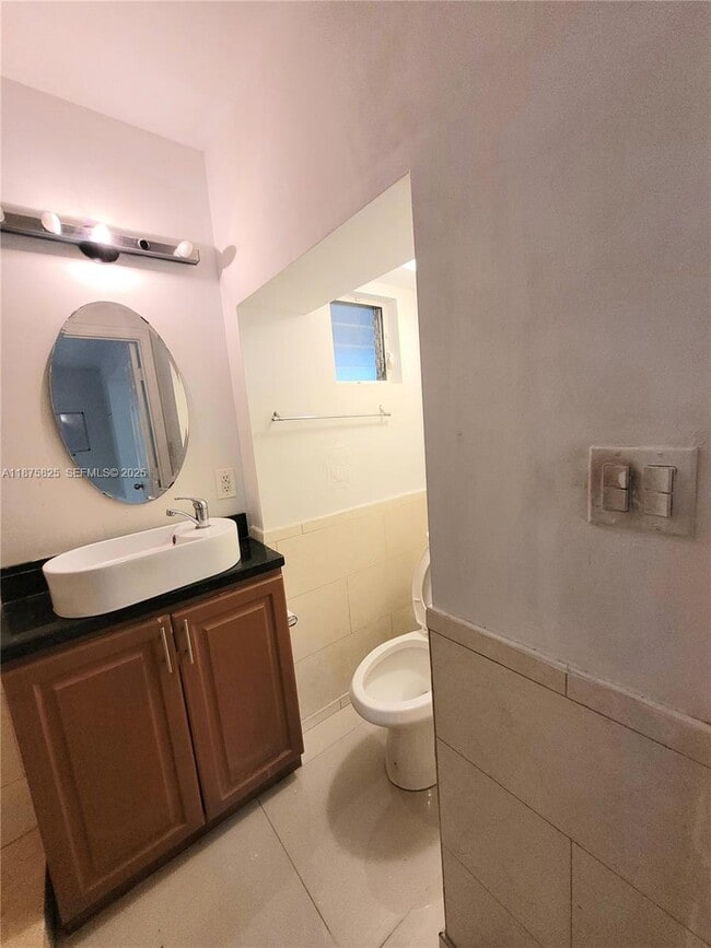 Building Photo - 1132 Moffett St