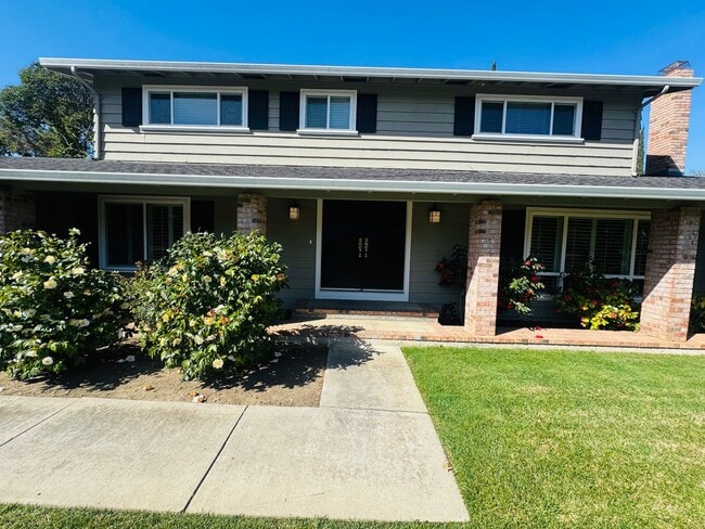 Building Photo - Nice Two-Story in Desired Northgate Neighborhood Available Now!