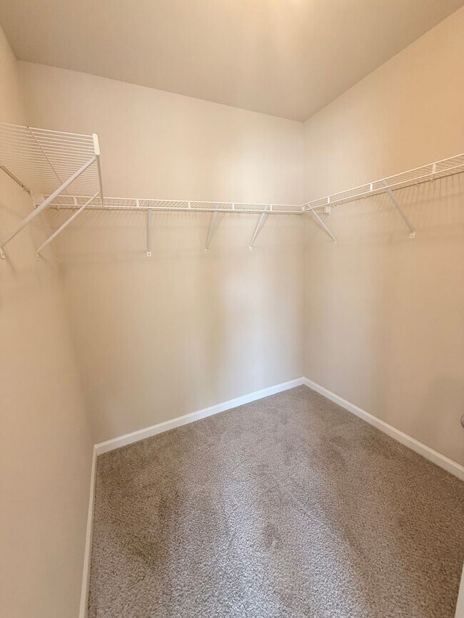Building Photo - Beautiful Providence Place Townhome Near RTP & RDU – Pool Community!