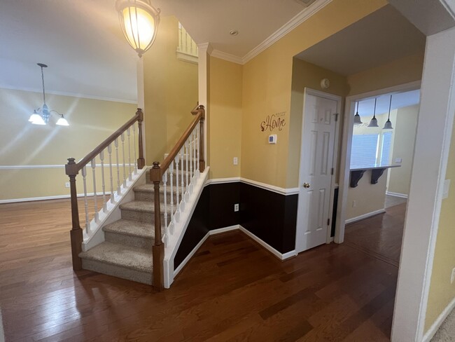 Building Photo - 565 Batty Way