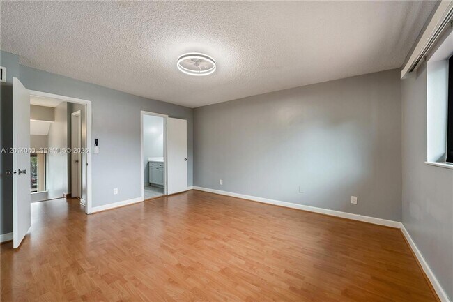 Building Photo - 6929 SW 110th Ave