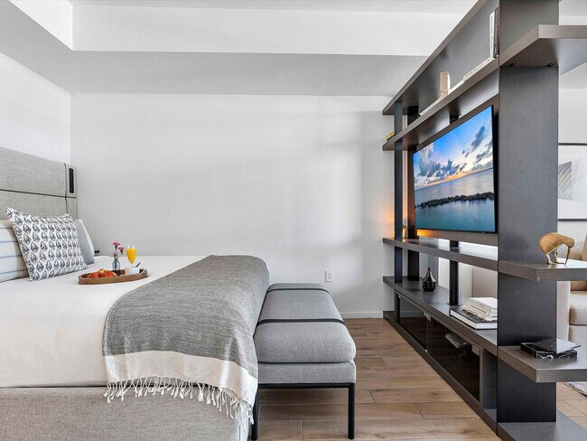 Building Photo - 398 NE 5th St