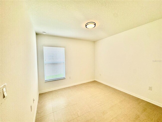 Building Photo - 8 Coral Reef Ct N