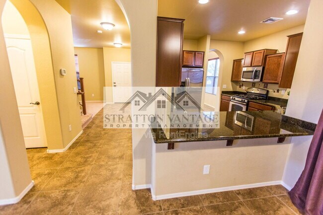 Building Photo - 976 S Adam Way