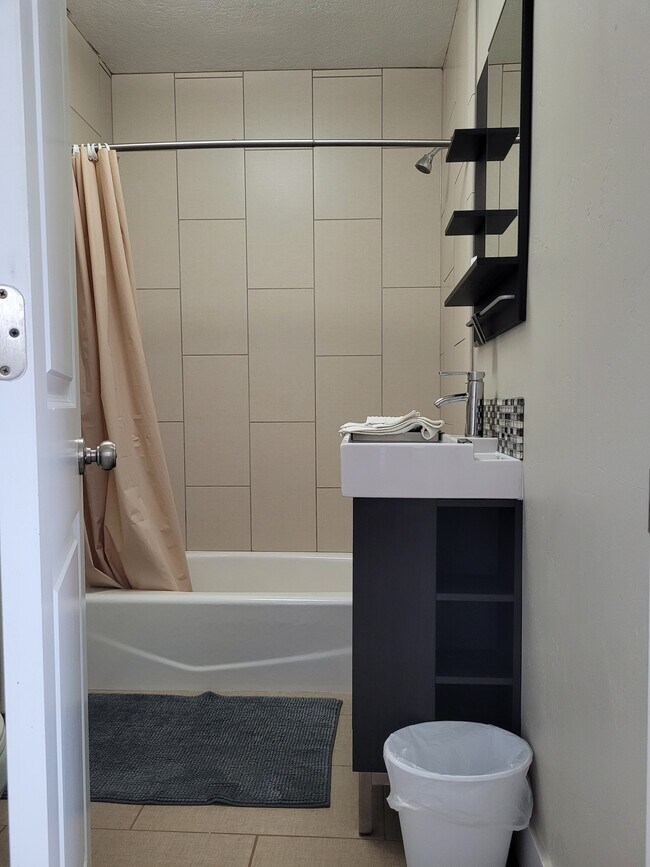 Building Photo - Roost