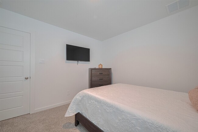 Building Photo - 3113 Crown Gate Dr