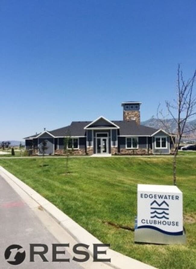 Building Photo - Beautiful 3 Story Vineyard Townhome