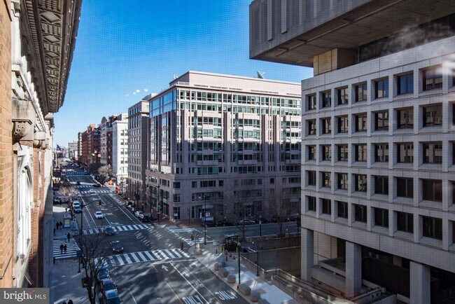 Building Photo - 915 E St NW