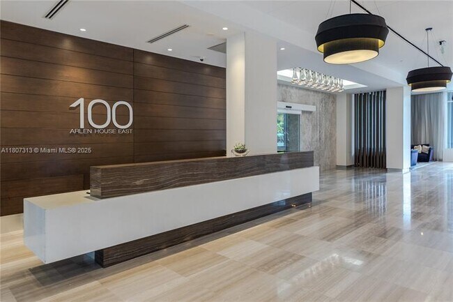 Building Photo - 100 Bayview Dr